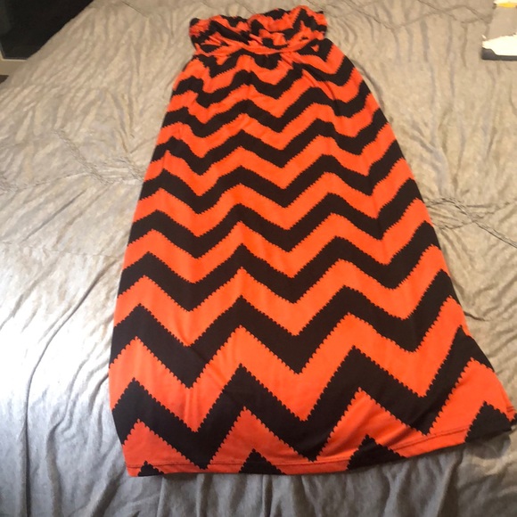 Pink and black zigzag maxi dress - Picture 2 of 4